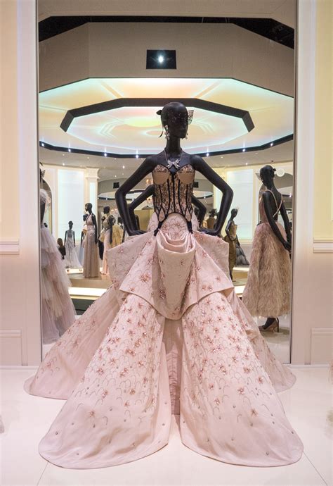 expo dior|current designer for christian dior.